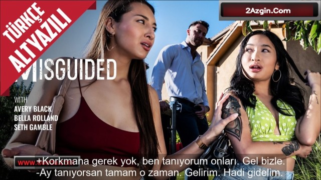 Üvey Kız Kardeşini Kandırdıktan Sonra Olgun Adamla Sikişiyor